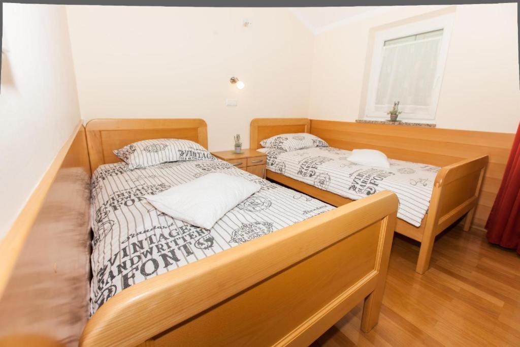 B&B Pansion Vago Malinska Exterior photo