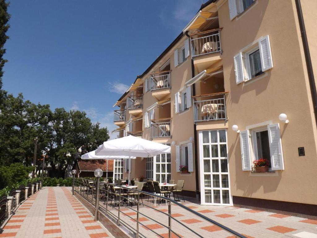 B&B Pansion Vago Malinska Exterior photo